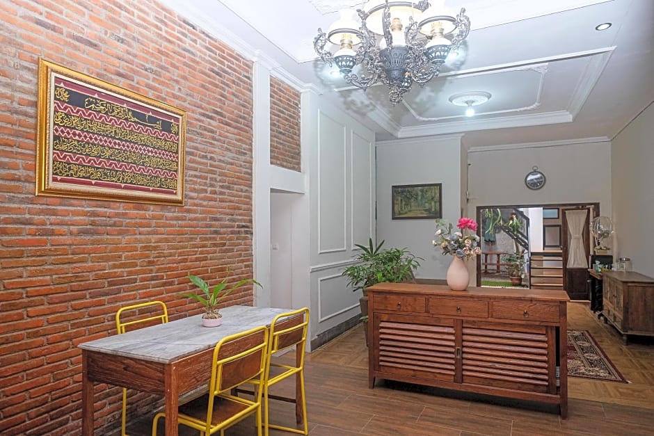 RedDoorz Syariah near Stasiun Klaten