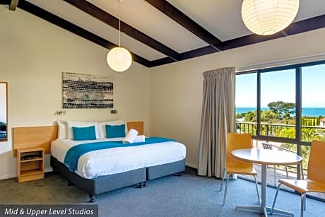 Studio Unit with Sea View Mid Level