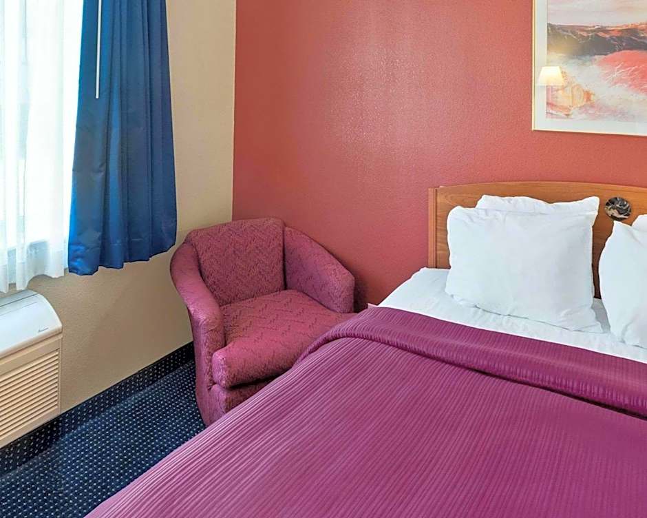 Quality Inn Lakeville North