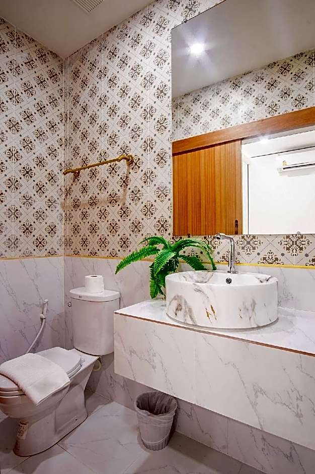 Isara Boutique Hotel and Cafe