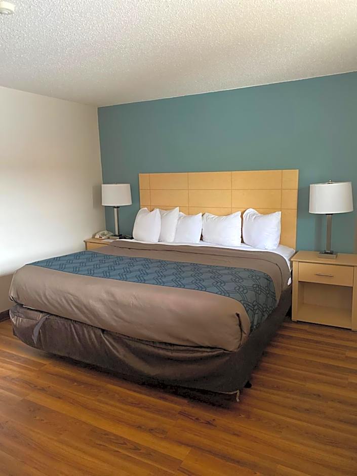Econo Lodge At The Falls North