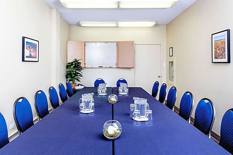 Campus Tower Suite Hotel