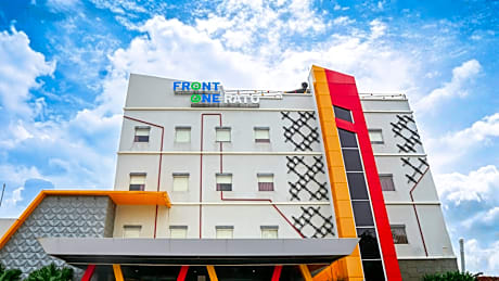 Front One Hotel Nganjuk