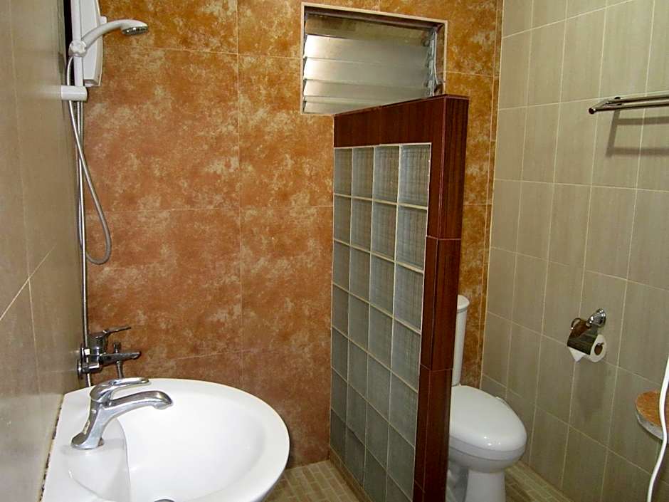 Plaza Maria Luisa Suites Inn