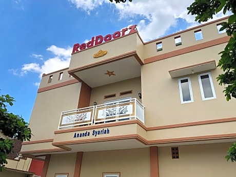 RedDoorz Syariah @ Jalan Pangeran Antasari 4 Lampung