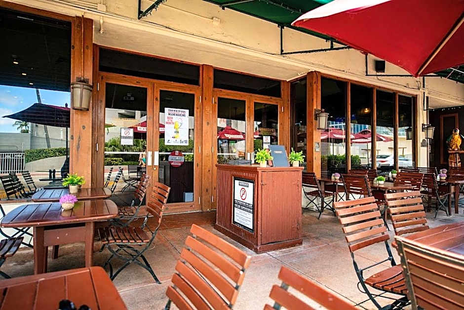 Norman s Hotel and Dining