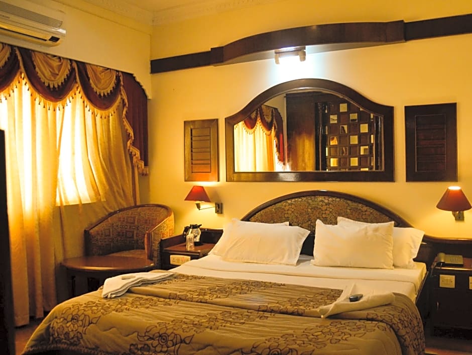 Hotel Singaar International