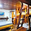 Hotel La Isla Inn