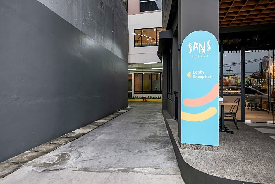 Sans Hotel Puri Indah Jakarta