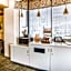California Inn and Suites Bakersfield