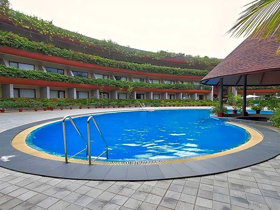 Uday Suites - The Garden Hotel