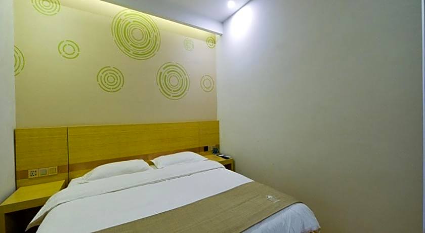 GreenTree Inn Dalian North Railway Station Express Hotel