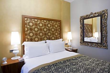 Superior Twin Room with Fireplace