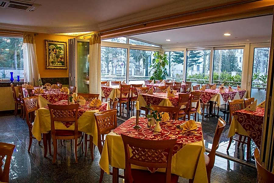 Hotel & Restaurant Garda
