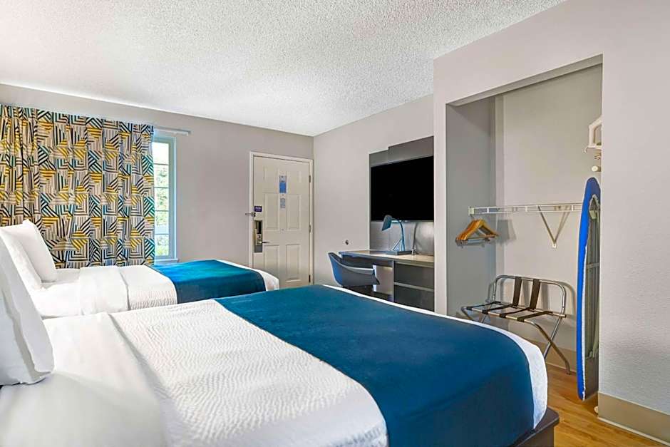 Studio 6-Mountlake Terrace, WA - Seattle