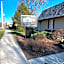 Country Squire Inn and Suites