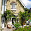 Lisle Combe