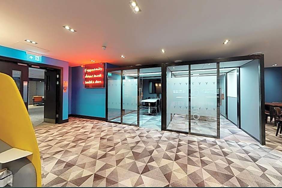 Village Hotel Leeds North