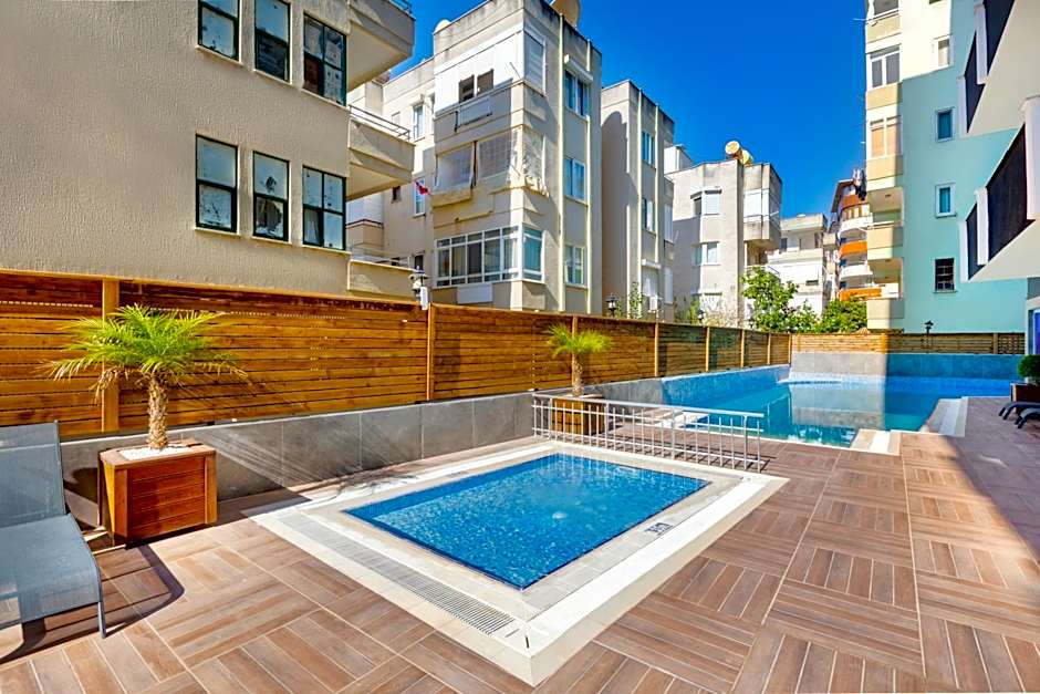 Royalisa City Apart Hotel