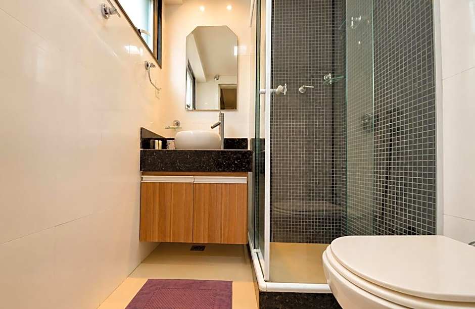 Comfortable 3 Bedrooms: Side Sea View