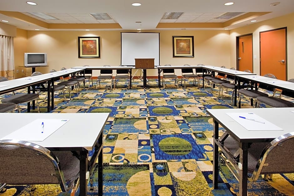 Holiday Inn Express Hotel & Suites Suffolk By IHG
