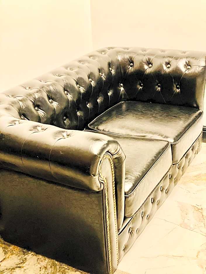 Duke and Duchess Apartments and Rooms - Private in Room Hot Tub Suites