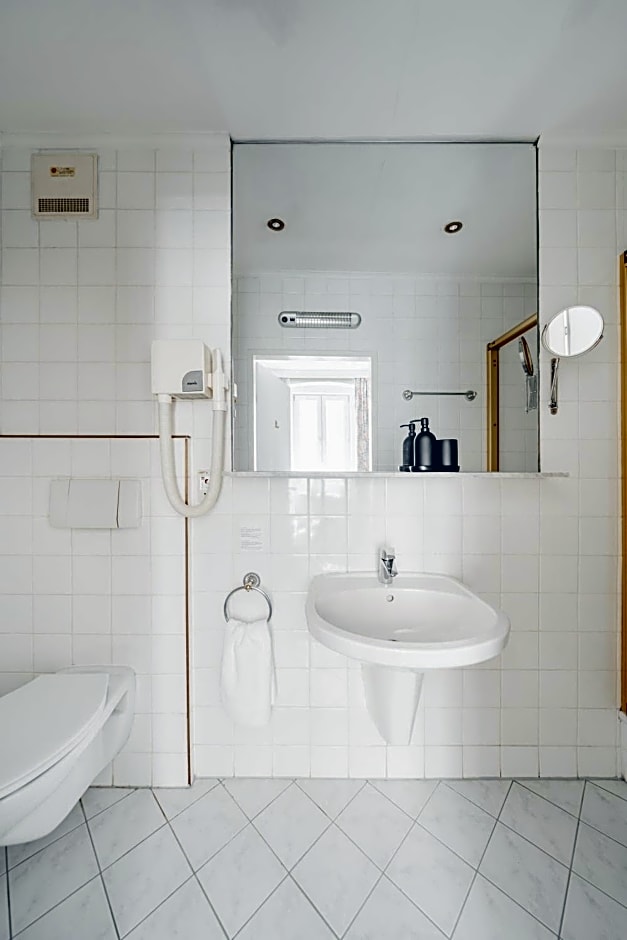 Self-Check-In Hotel Adlon