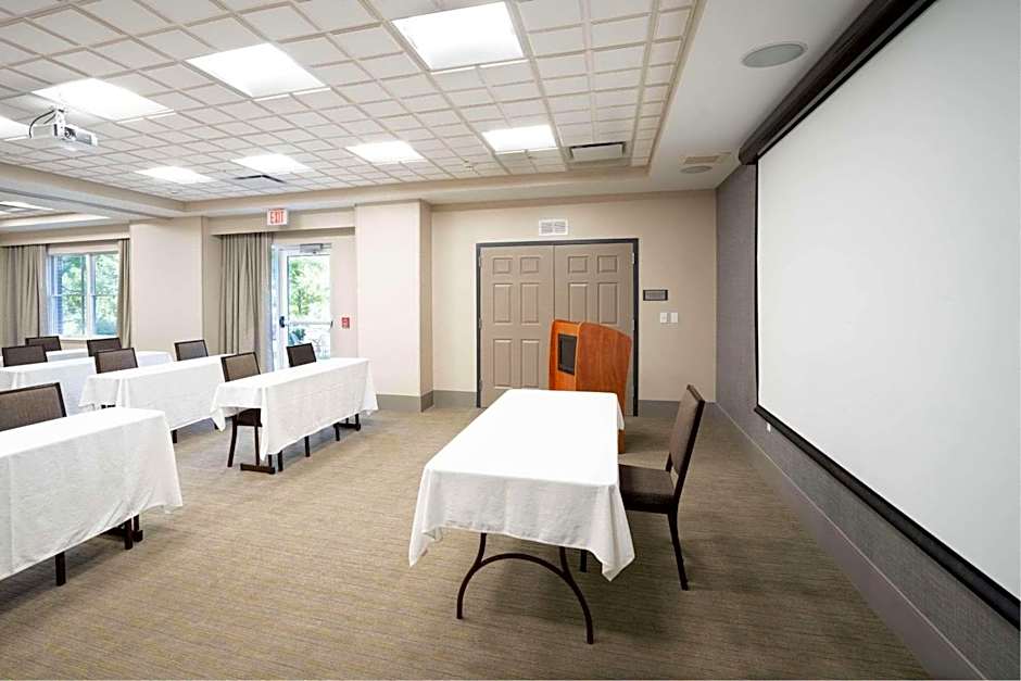 Country Inn & Suites by Radisson, State College (Penn State Area), PA