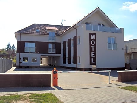 Motel Senec