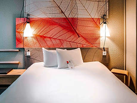 Standard Room with Twin Beds
