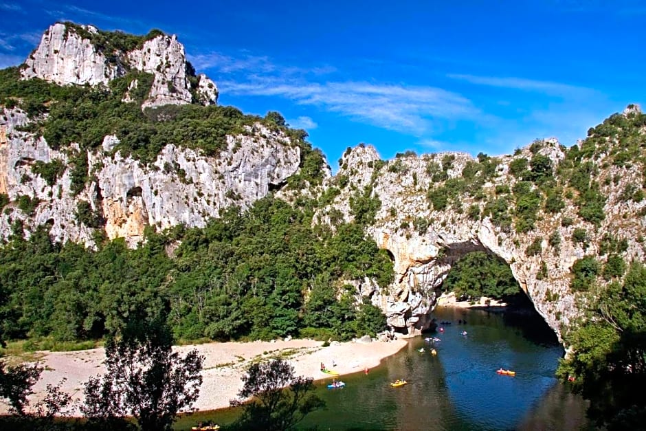 Le rocher de Sampzon