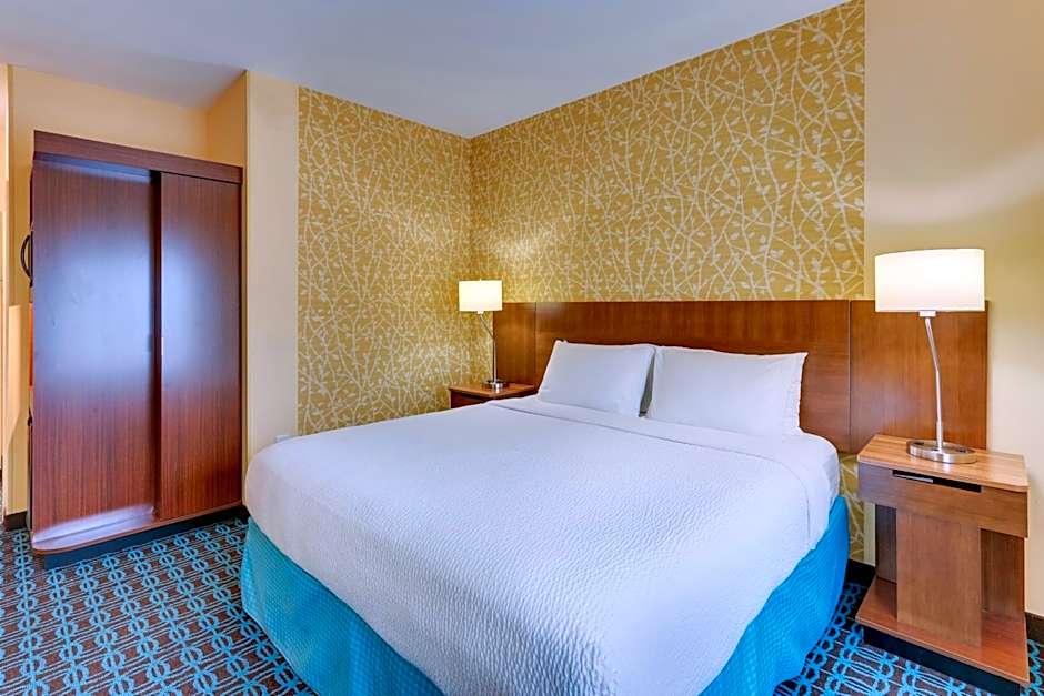 Fairfield Inn & Suites by Marriott Dunn I-95