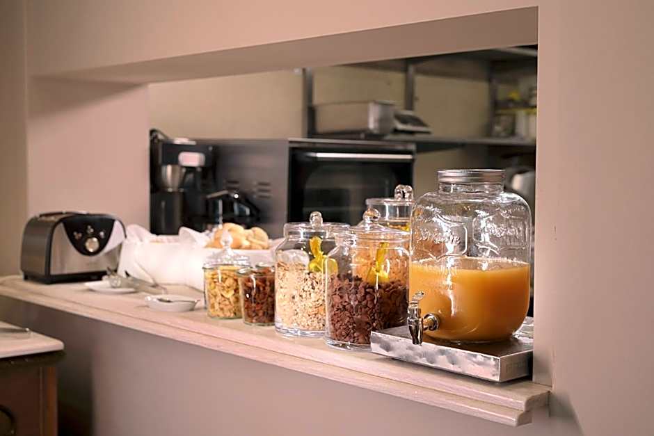 V1935 Luxurious Apartments