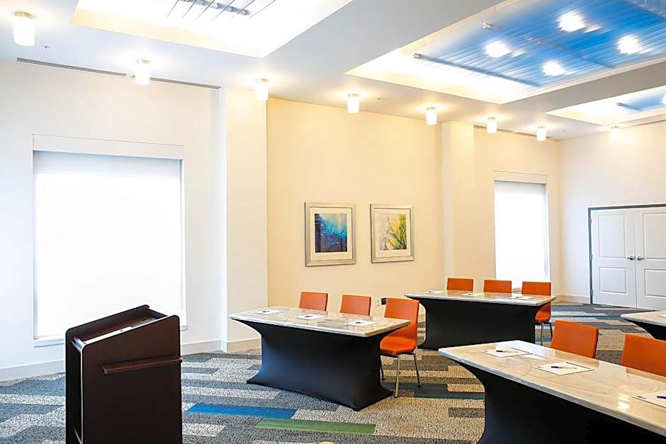 Holiday Inn Express & Suites Louisville Downtown By IHG