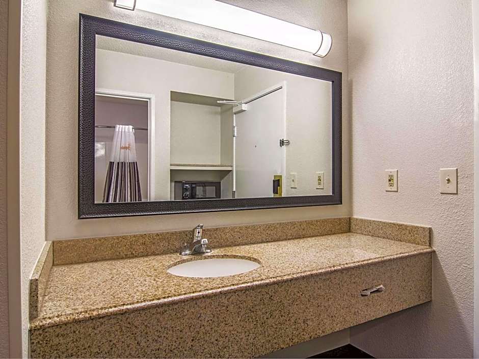 Wingate by Wyndham Brunswick GA / I-95