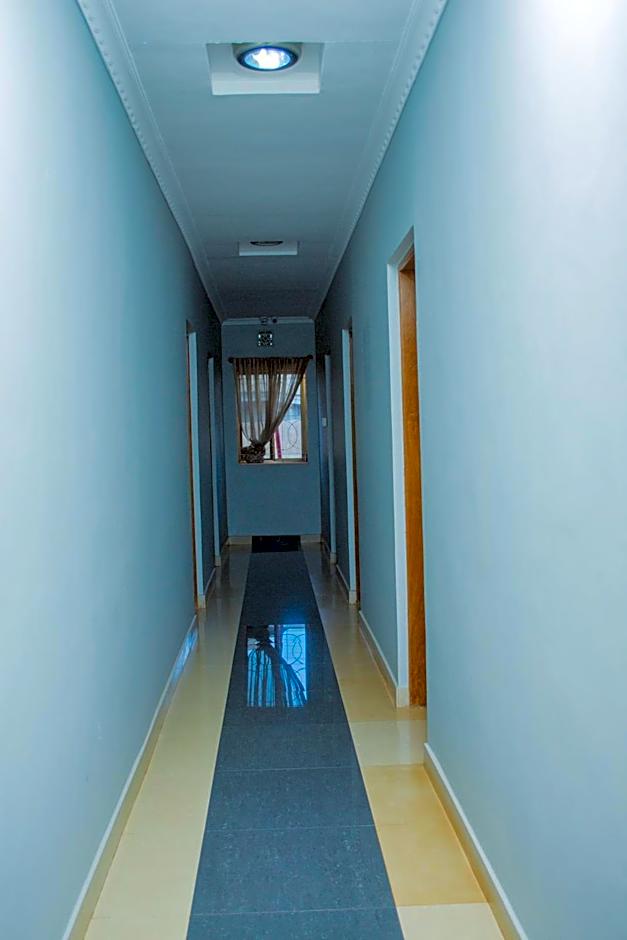 Mzunguu Safari Lodge