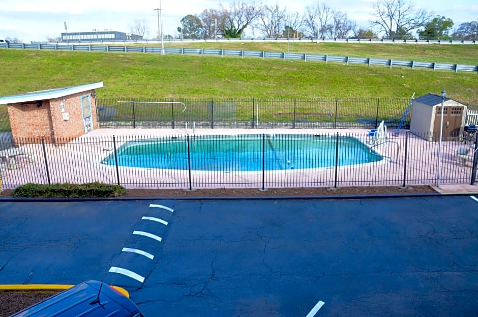 Americas Best Value Inn - Augusta Historic Downtown