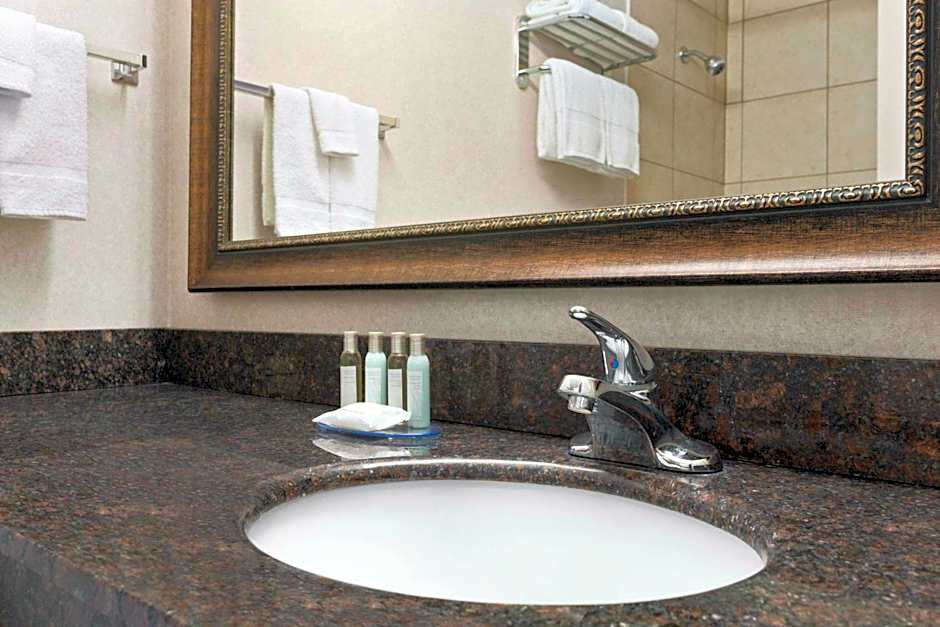 Travelodge by Wyndham Meadow Lake