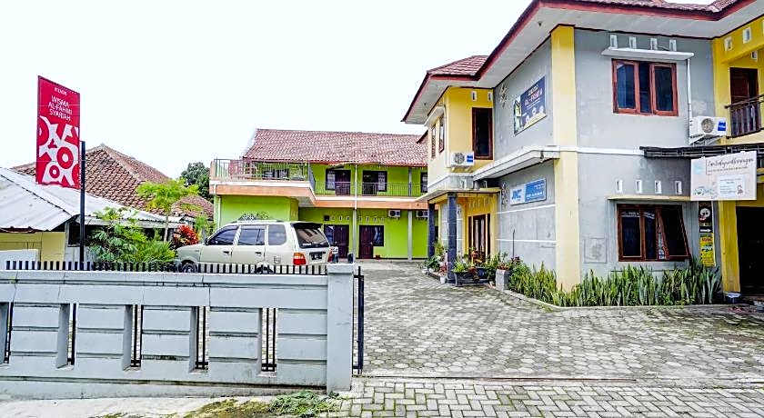 Vaccinated Staff - OYO II3676 Wisma Al-fahmi Syariah