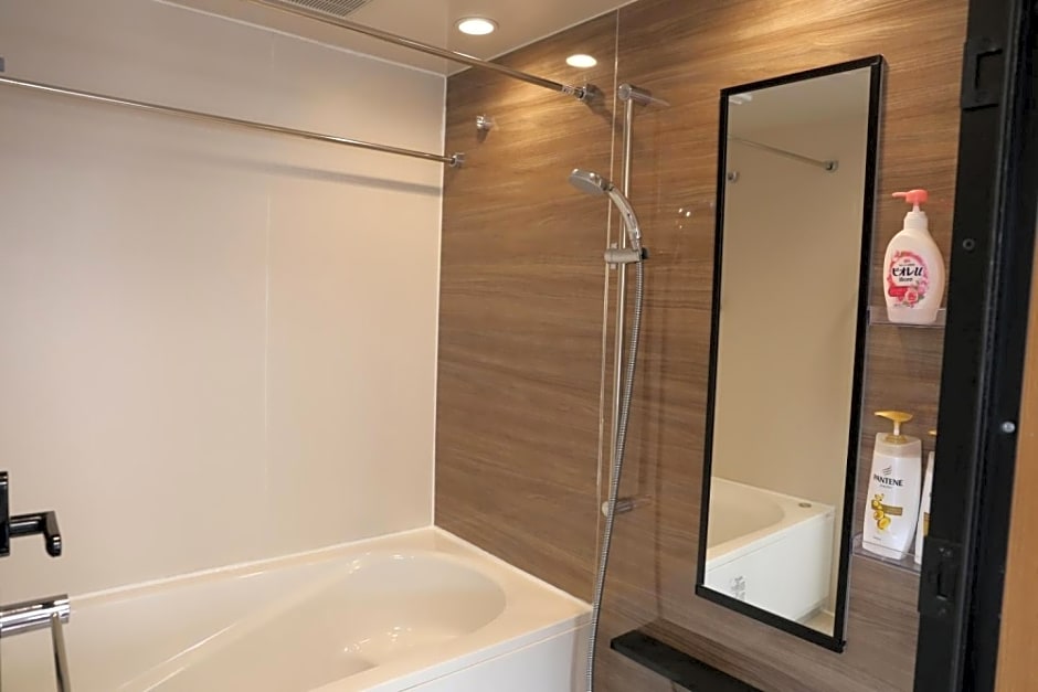 Izu 4 sea ocean reinforced con Double bed + single bed shared bathroom
