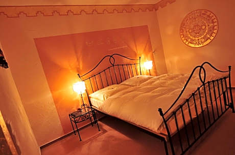 Single Room - Gold