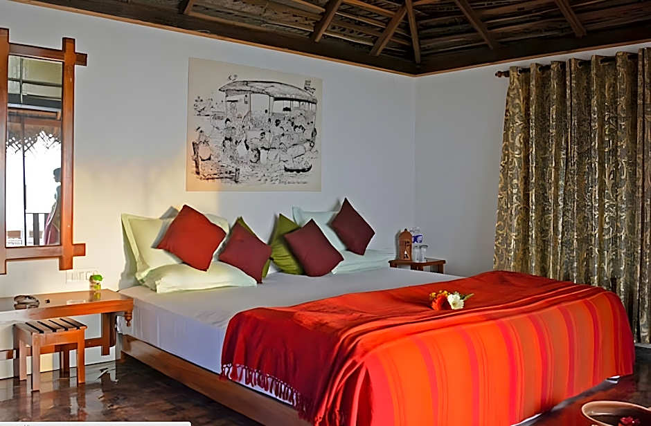 Mariposa Beach Grove