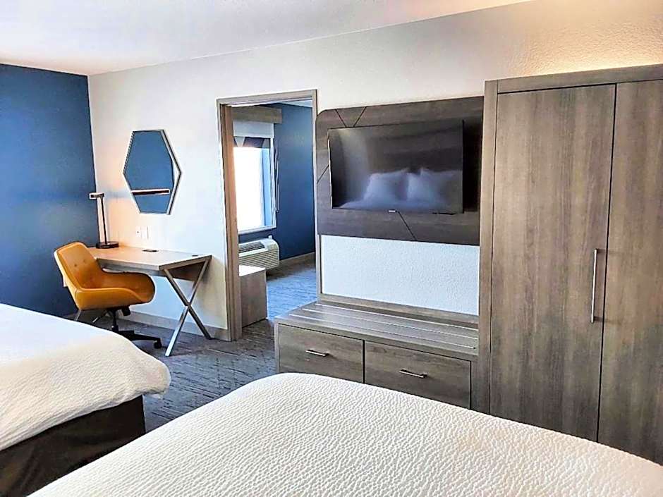 Holiday Inn Express Hotel & Suites Antigo By IHG