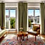Louis Hotel