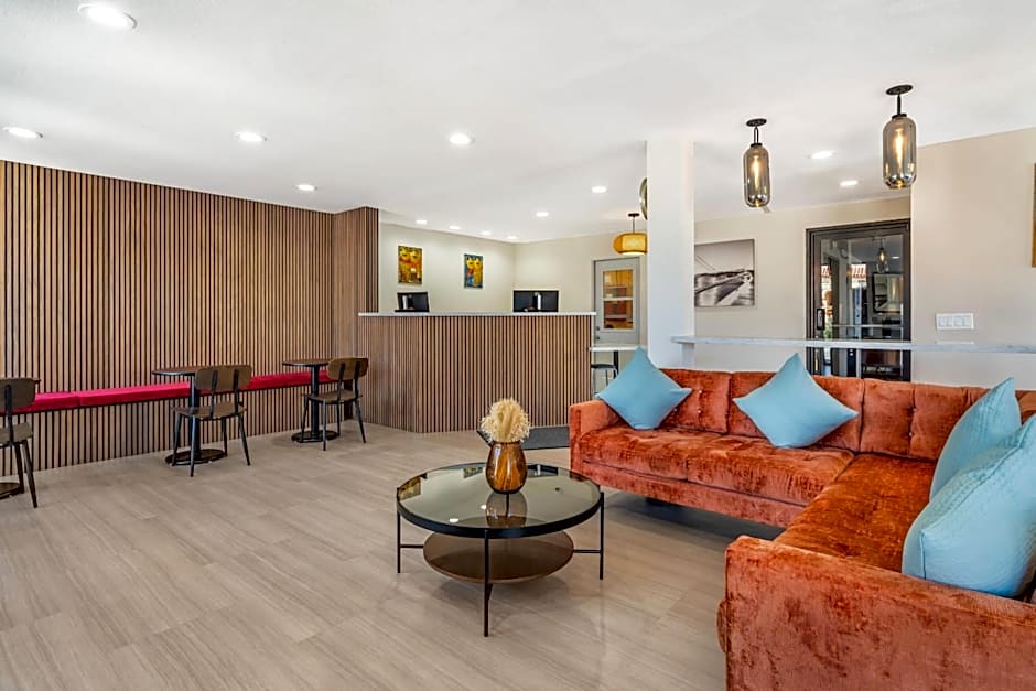 La Luna Inn, an Ascend Collection Hotel