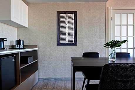 1 Bedroom Junior Suite, 1 King, Sofa bed