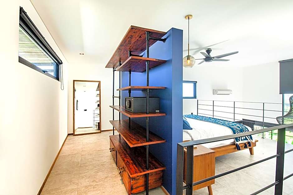 Modern Spacious Loft 200m from the beach Canggu