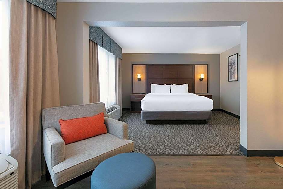 Wingate by Wyndham - DFW North