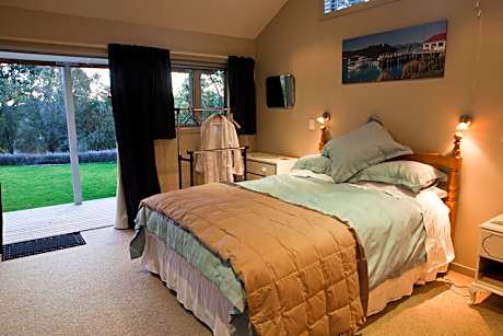 Deluxe Double or Twin Room with Garden View