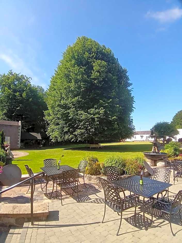 Dunadry Hotel And Gardens